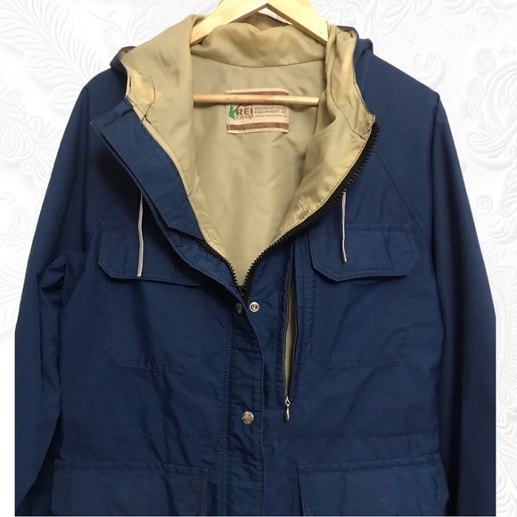 Vintage REI Multi Pocket Outdoor Hooded Parka - Picture 5 of 11